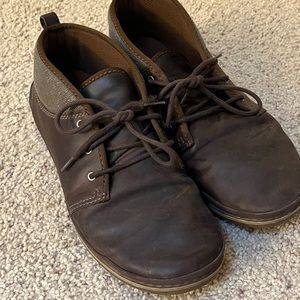 Men’s Teva Cedar Canyon waxed leather chukka style shoes size 9.5 eu size 42.5